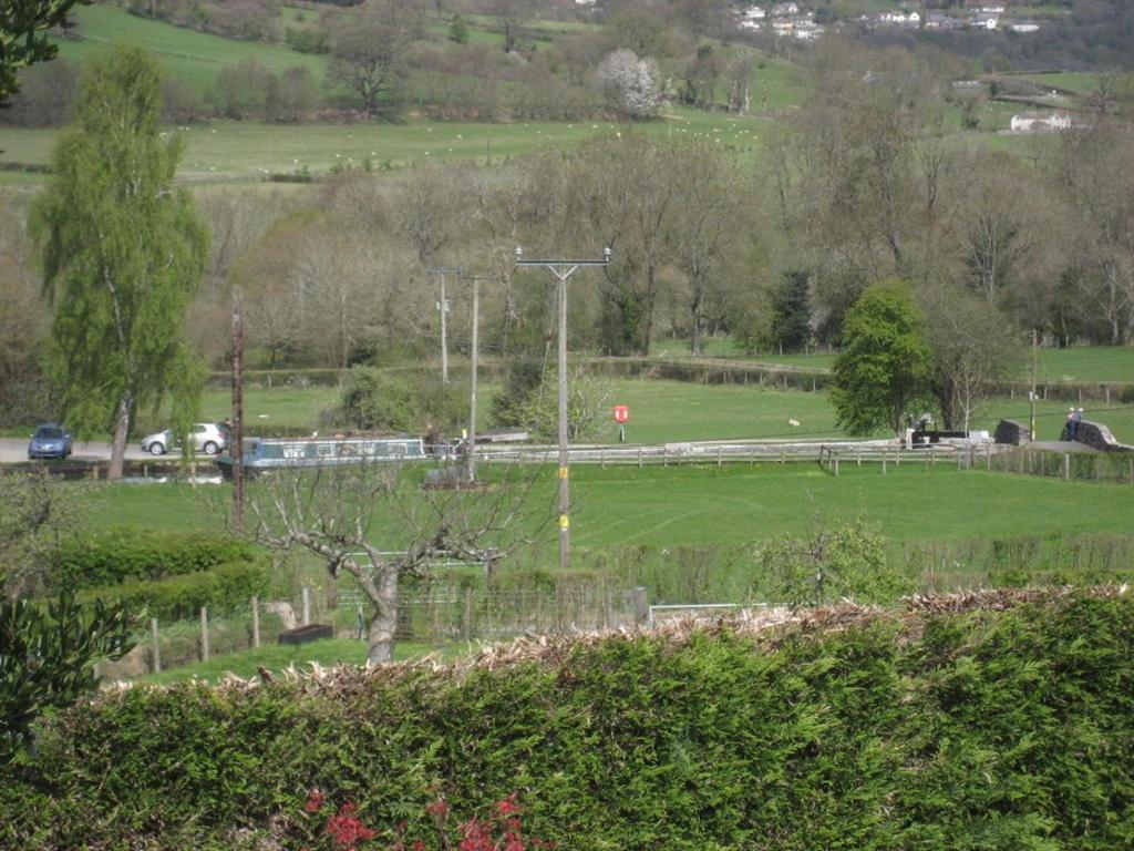 Hotel Cae Y Rhedyn Annexe Crickhowell Exterior foto